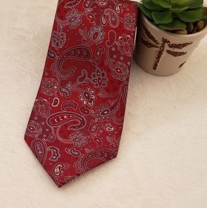 Geoffrey Beene 100% Silk Tie